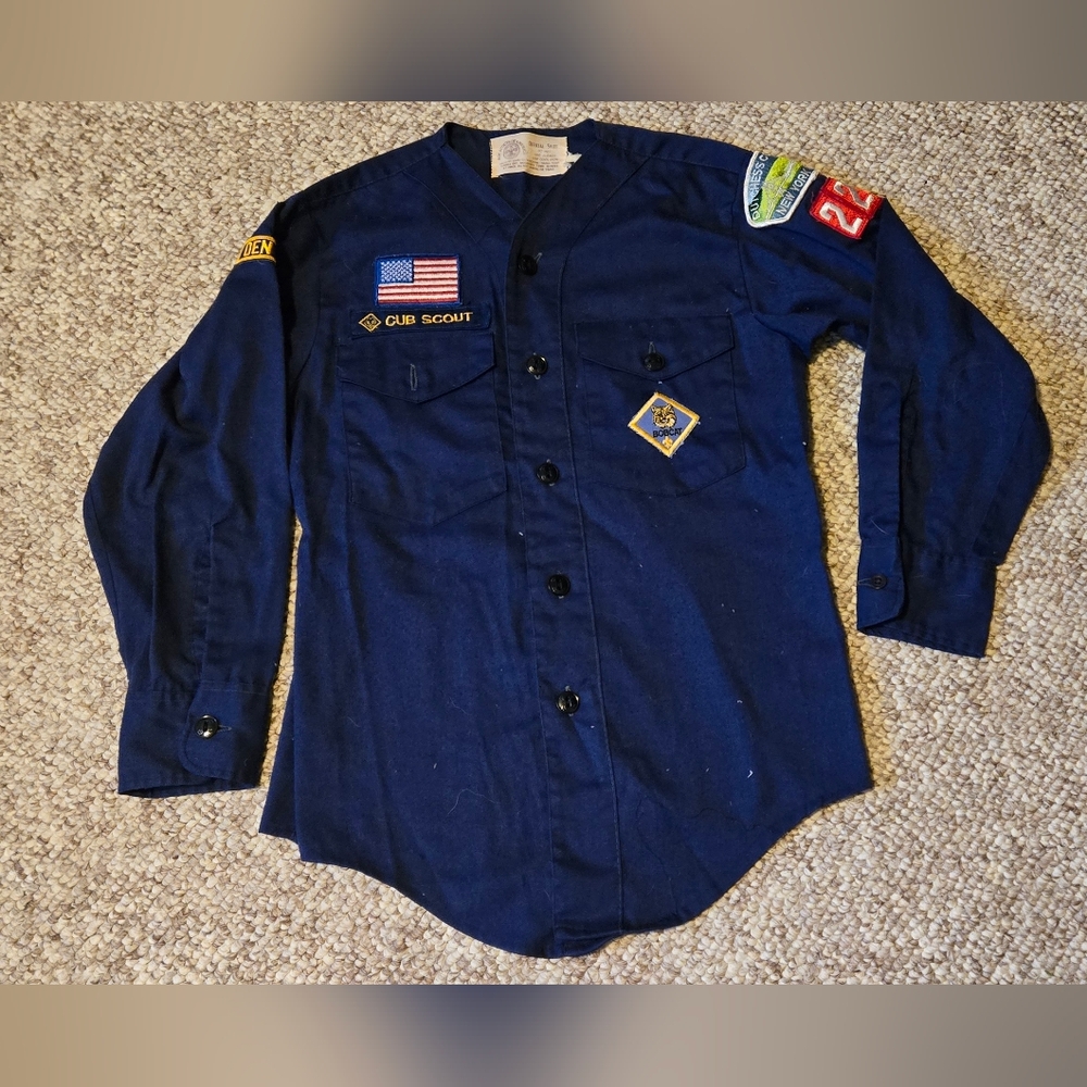 Official Boy Scout Of America Boys Cub Scout Long Sleeve Shirt 15"x23" Size 8